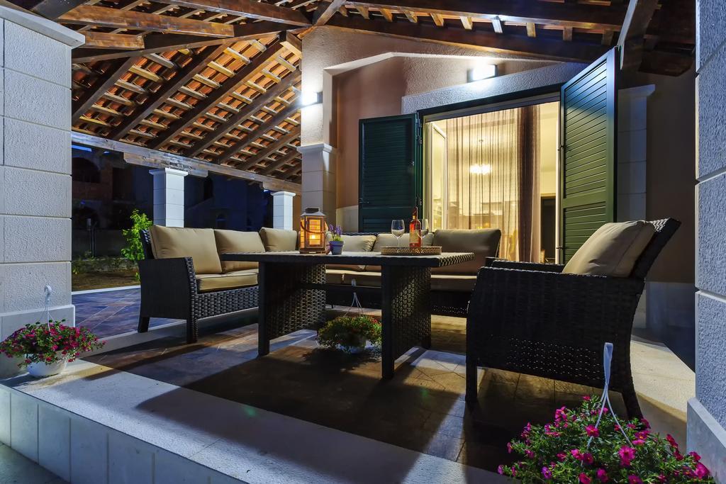 Villa Rusula Rudine  ภายนอก รูปภาพ