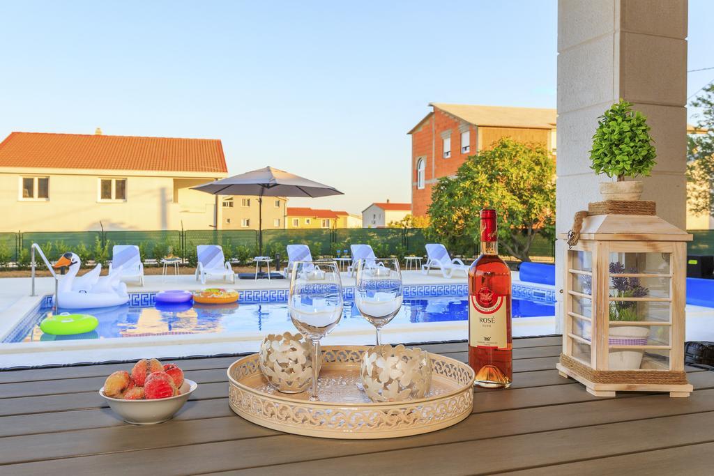 Villa Rusula Rudine  ภายนอก รูปภาพ