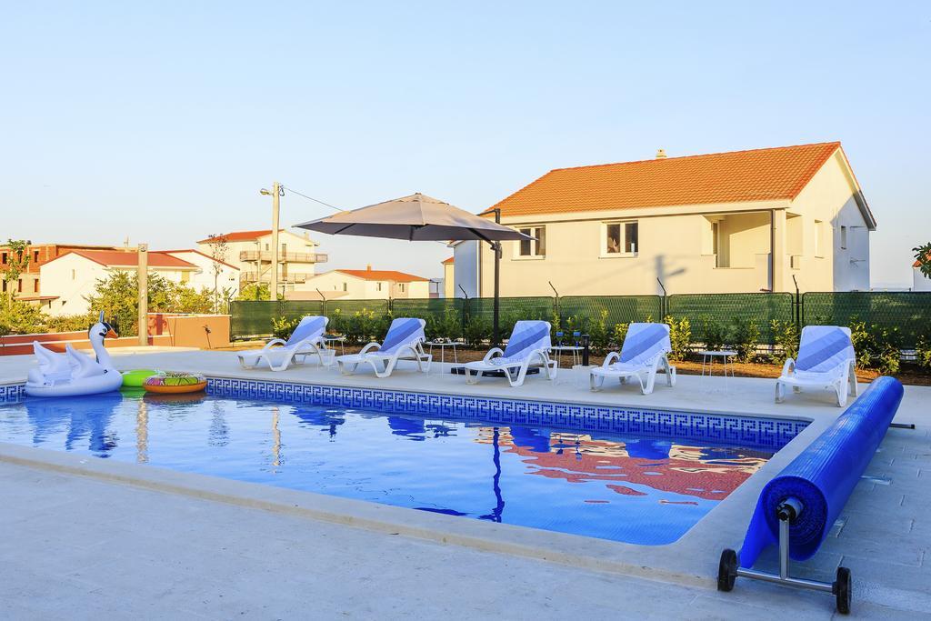 Villa Rusula Rudine  ภายนอก รูปภาพ